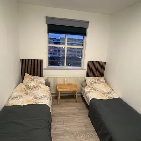 Hyggelig Taet Pa Motorvej Og Zoo Appartement